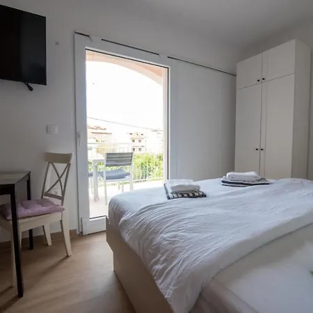 Charming Duce Apartman *