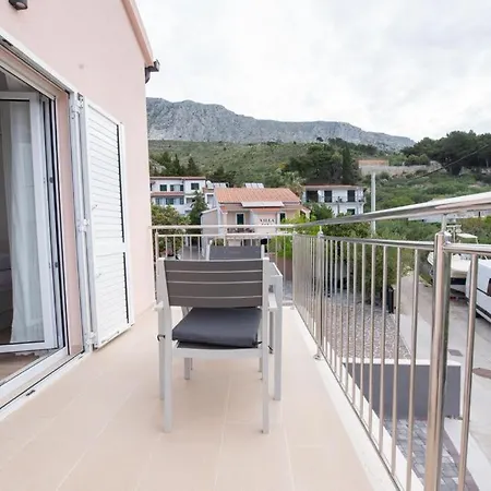 Charming Duce Omis