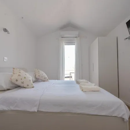 Charming Duce Apartman *