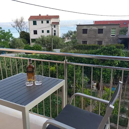 Charming Duce Apartman Omis