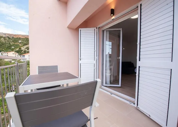 Charming Duce * Omiš